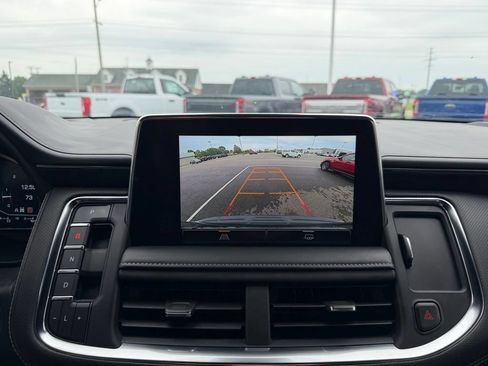 Used 2023 GMC Yukon SLT AWD/4WD image 13