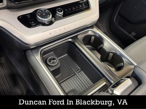 New 2026 Ford Expedition Active image 28