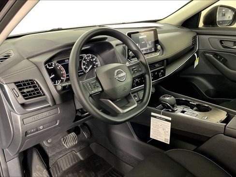 New 2026 Nissan Rogue S image 9