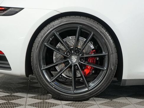 Used 2022 Porsche 911 Carrera RWD image 24