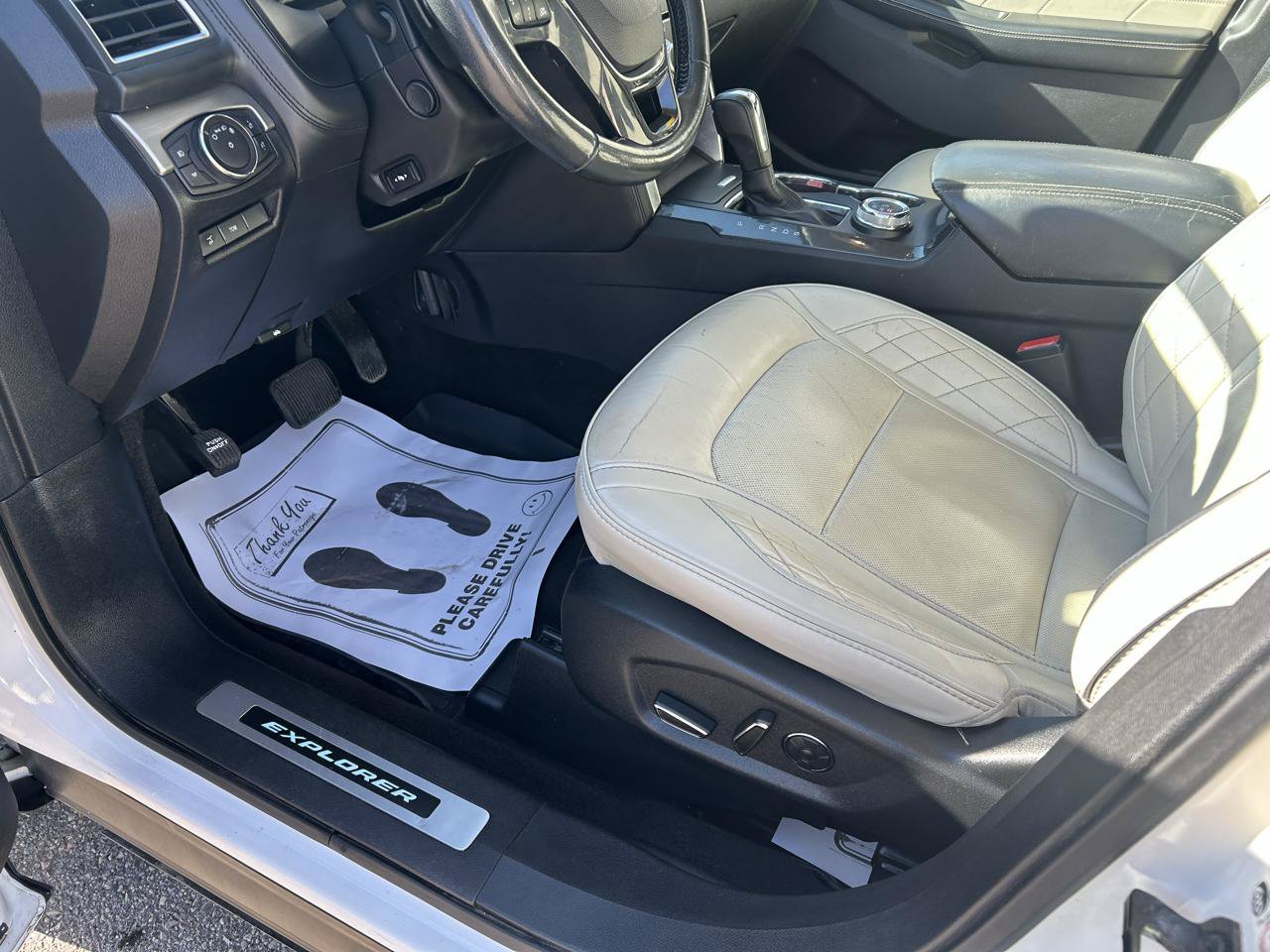 Used 2018 Ford Explorer Platinum AWD/4WD image 10