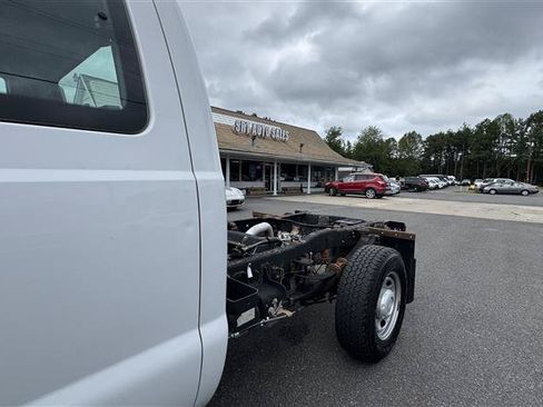 Used 2016 Ford F250 XL w/ Power Equipment Group AWD/4WD image 16