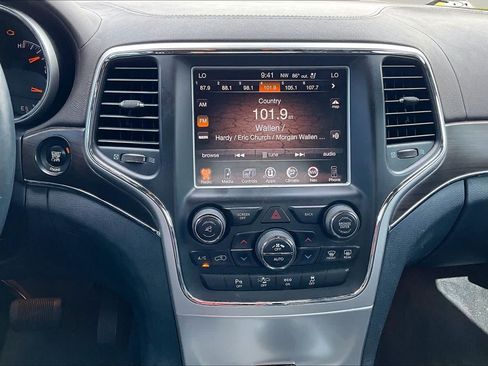 Used 2014 Jeep Grand Cherokee Overland w/ Advanced Technology Group AWD/4WD image 7
