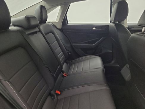 Used 2024 Volkswagen Jetta SE w/ Panoramic Sunroof Package image 19