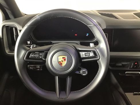 Certified 2024 Porsche Cayenne AWD/4WD image 24