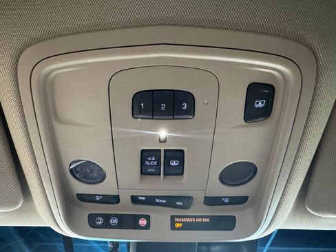 Used 2013 Cadillac XTS Premium FWD image 33