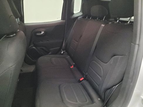 Used 2020 Jeep Renegade Latitude AWD/4WD image 18