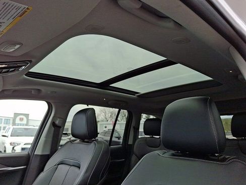 Certified 2022 Jeep Grand Cherokee Limited 4xe w/ Luxury Tech Group II image 18