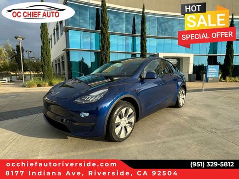 Used 2022 Tesla Model Y Long Range AWD/4WD image 1
