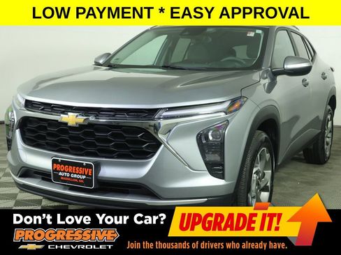 Certified 2025 Chevrolet Trax LT FWD image 1