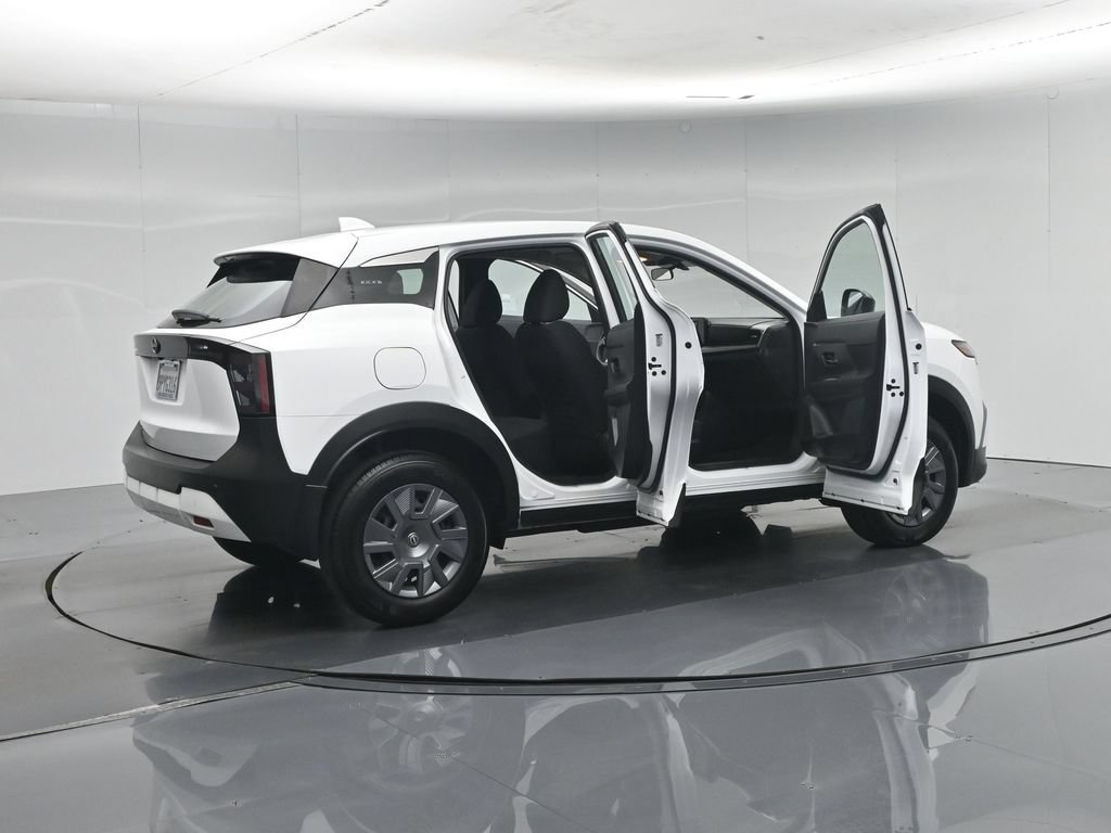 Used 2025 Nissan Kicks S FWD image 5