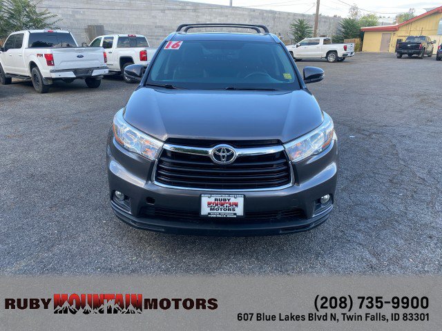 Used 2016 Toyota Highlander XLE w/ Protection Package #3 AWD/4WD image 2