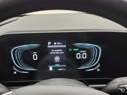 Used 2023 Kia Niro EX Touring image 28