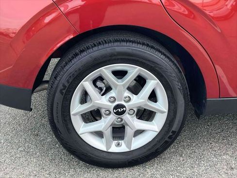 Used 2023 Kia Soul LX w/ LX Technology Package image 9