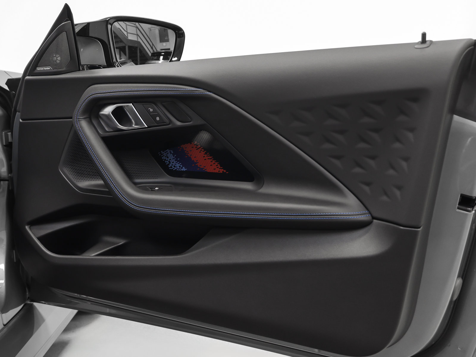Used 2026 BMW M2 w/ Lighting Package RWD image 33