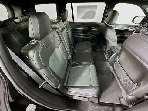 New 2026 Jeep Grand Cherokee L 4WD image 37