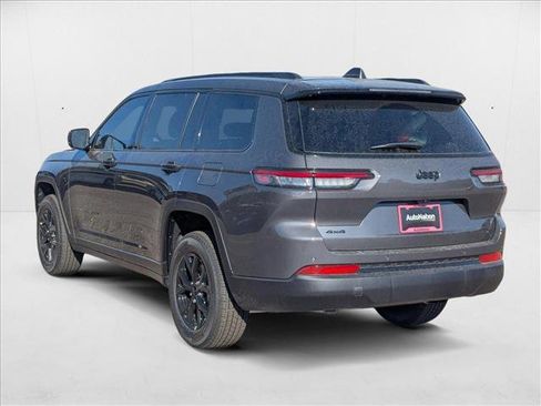 New 2025 Jeep Grand Cherokee L Altitude image 9