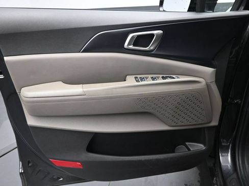 Used 2026 Kia Carnival FWD image 27