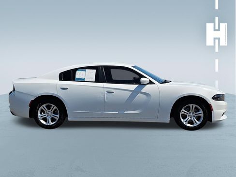 Used 2021 Dodge Charger SXT w/ Leather Interior Group RWD image 2