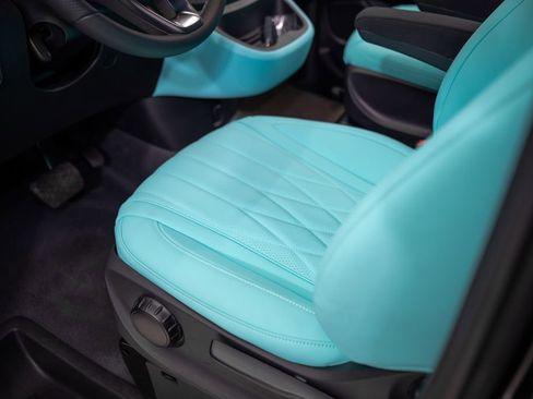 Used 2023 Mercedes-Benz Metris Passenger image 19