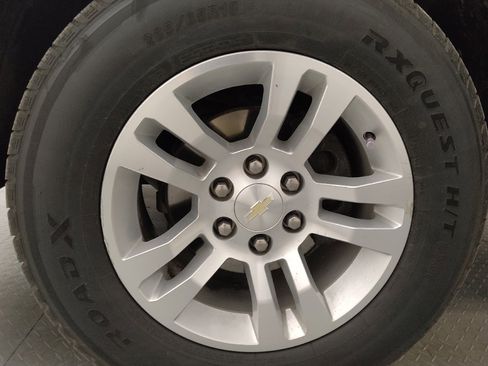 Used 2020 Chevrolet Suburban LT image 31