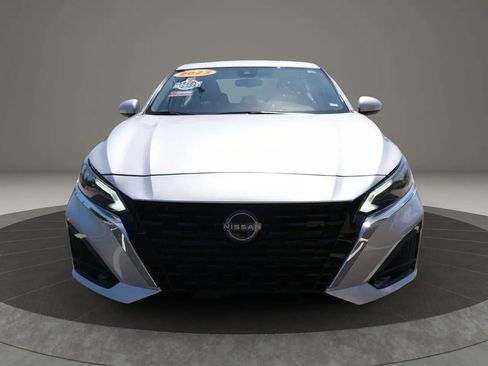 Used 2023 Nissan Altima 2.5 SV image 9