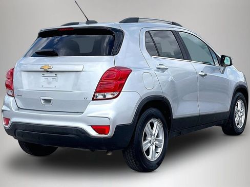 Used 2019 Chevrolet Trax LT w/ LT Convenience Package FWD image 5
