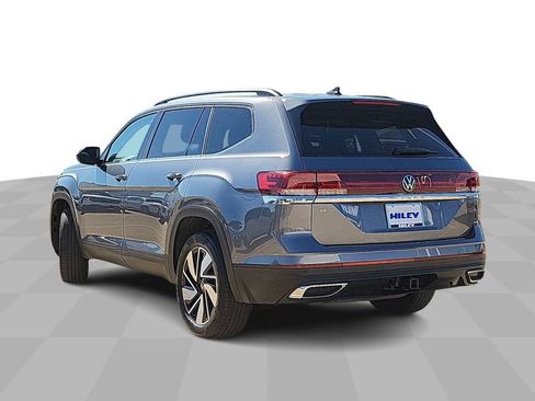 Used 2025 Volkswagen Atlas SE image 6