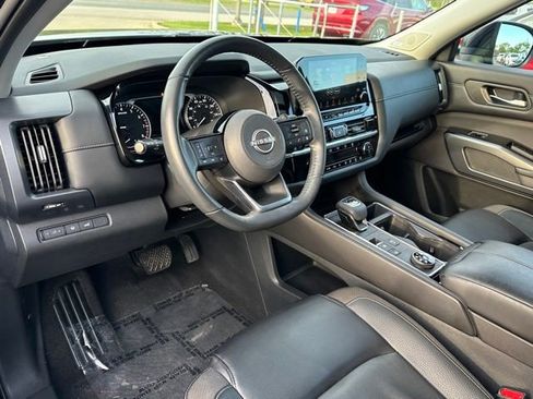 Certified 2023 Nissan Pathfinder SL w/ SL Premium Package AWD/4WD image 29