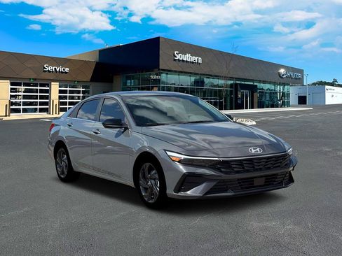 New 2026 Hyundai Elantra SEL Sport image 12