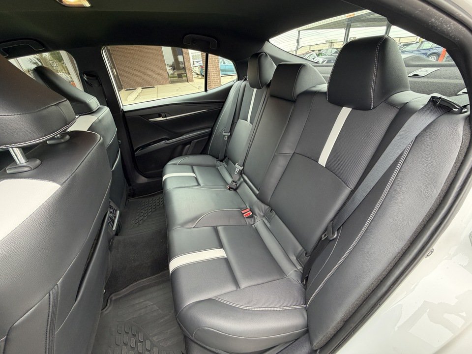 Used 2025 Toyota Camry SE AWD/4WD image 23