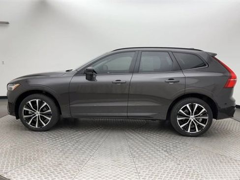 Certified 2023 Volvo XC60 B5 Plus w/ Climate Package image 5