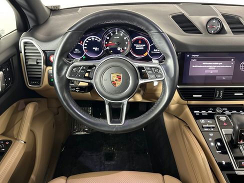 Used 2022 Porsche Cayenne Platinum Edition AWD/4WD image 13