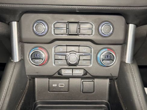 Used 2023 GMC Yukon SLE AWD/4WD image 15