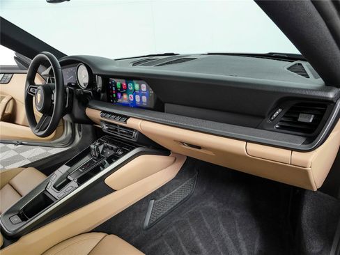 Certified 2022 Porsche 911 Carrera RWD image 22
