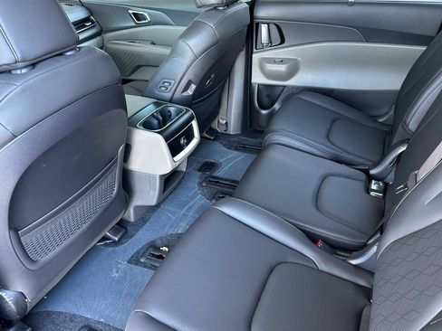 New 2026 Kia Carnival EX FWD image 12