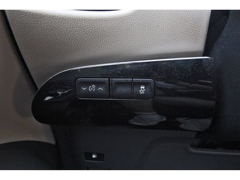 Used 2016 Toyota Prius Two FWD image 21