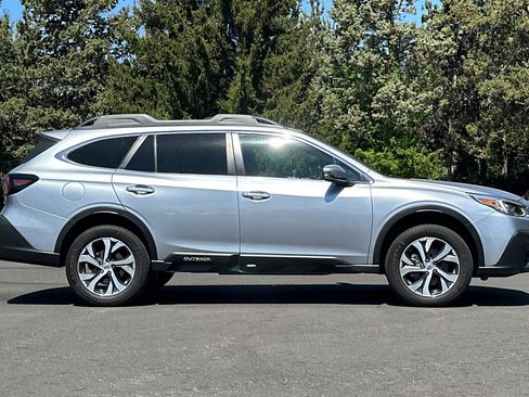 Used 2022 Subaru Outback Limited AWD/4WD image 3