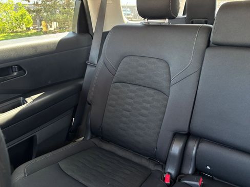 Used 2025 Nissan Pathfinder SV AWD/4WD image 42