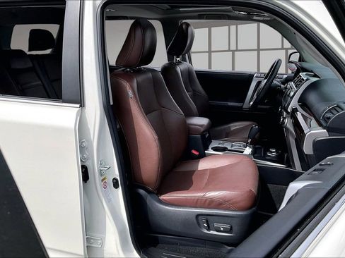 Used 2015 Toyota 4Runner Limited image 7