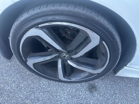 Used 2018 Honda Accord Sport image 11