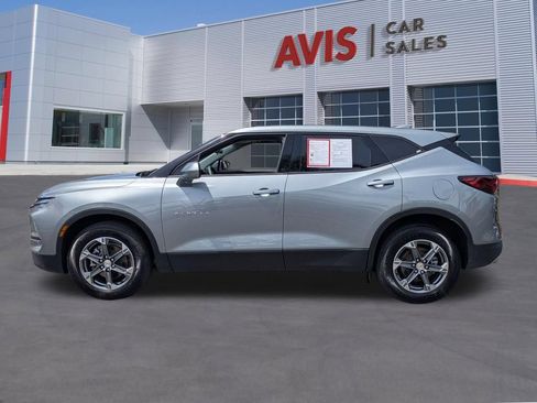 Used 2025 Chevrolet Blazer LT AWD/4WD image 10