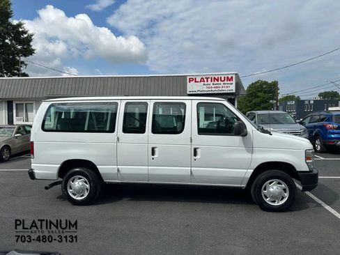 Used 2012 Ford E-350 and Econoline 350 XLT RWD image 2