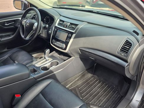 Used 2018 Nissan Altima 2.5 SR w/ SR Special Edition image 15