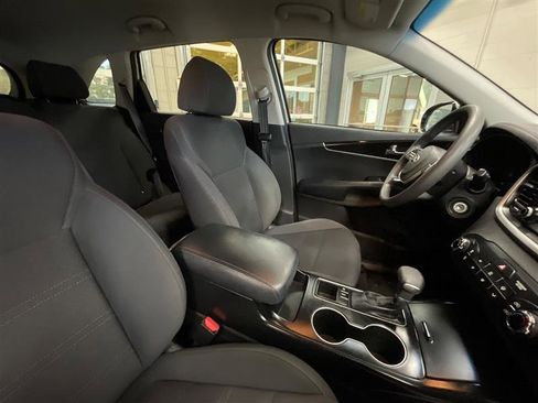 Used 2020 Kia Sorento LX image 19