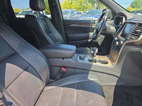 Used 2015 Jeep Grand Cherokee Overland w/ Advanced Technology Group AWD/4WD image 10