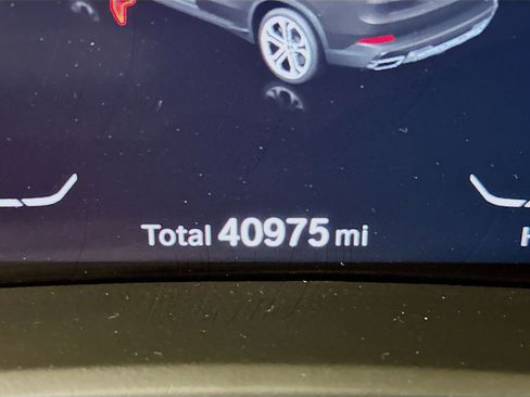 Used 2023 BMW X5 xDrive45e image 19