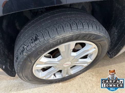 Used 2017 GMC Terrain SLT w/ Open Road Package FWD image 2