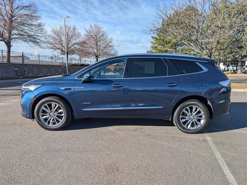Used 2024 Buick Enclave Avenir image 2