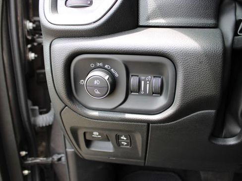Used 2023 RAM 1500 Laramie AWD/4WD image 17